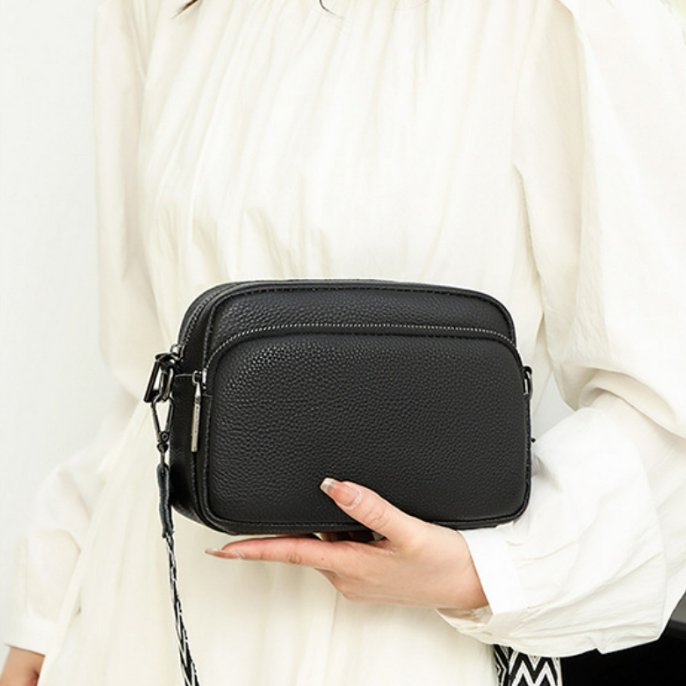 Forma Curve Crossbody