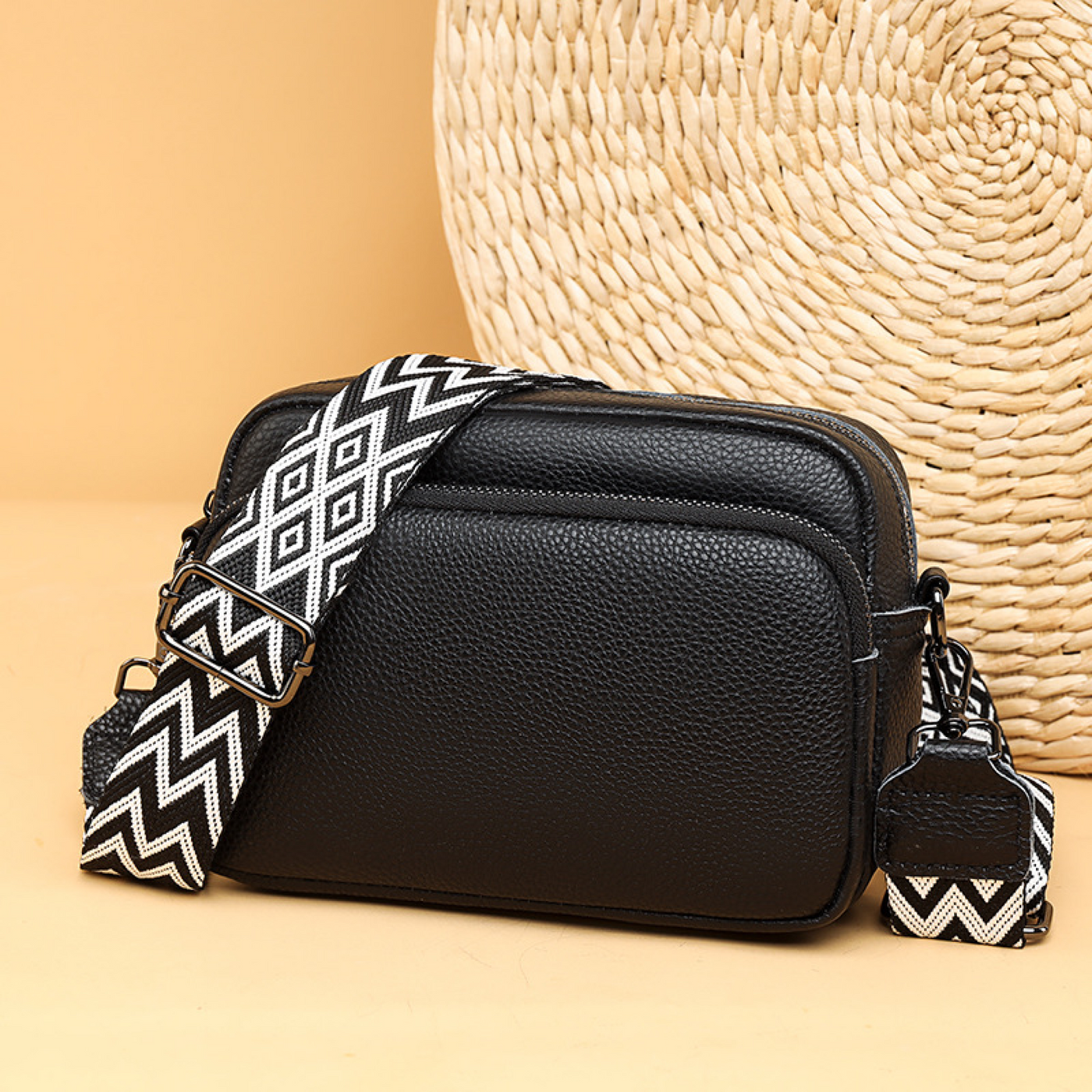 Forma Curve Crossbody