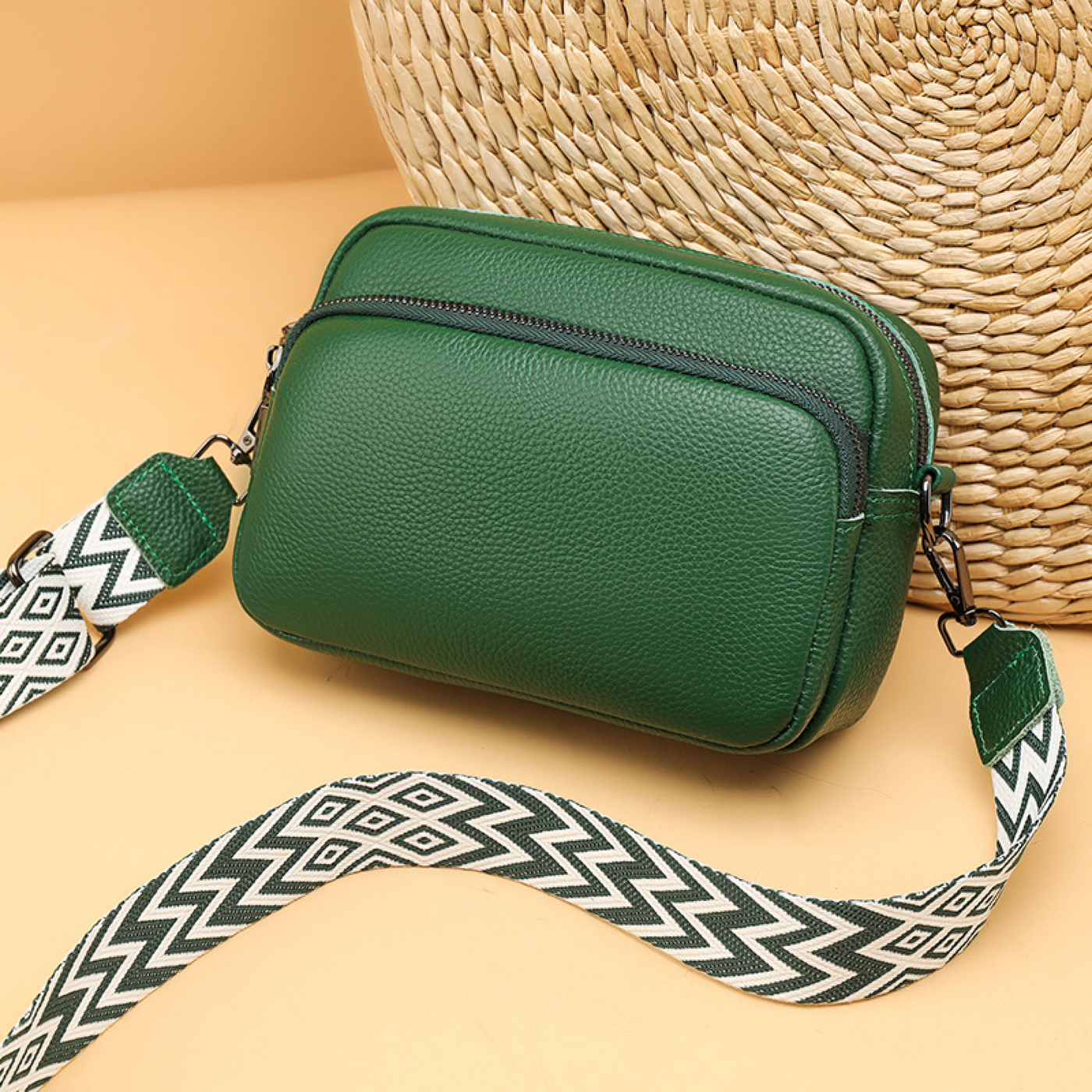 Forma Curve Crossbody